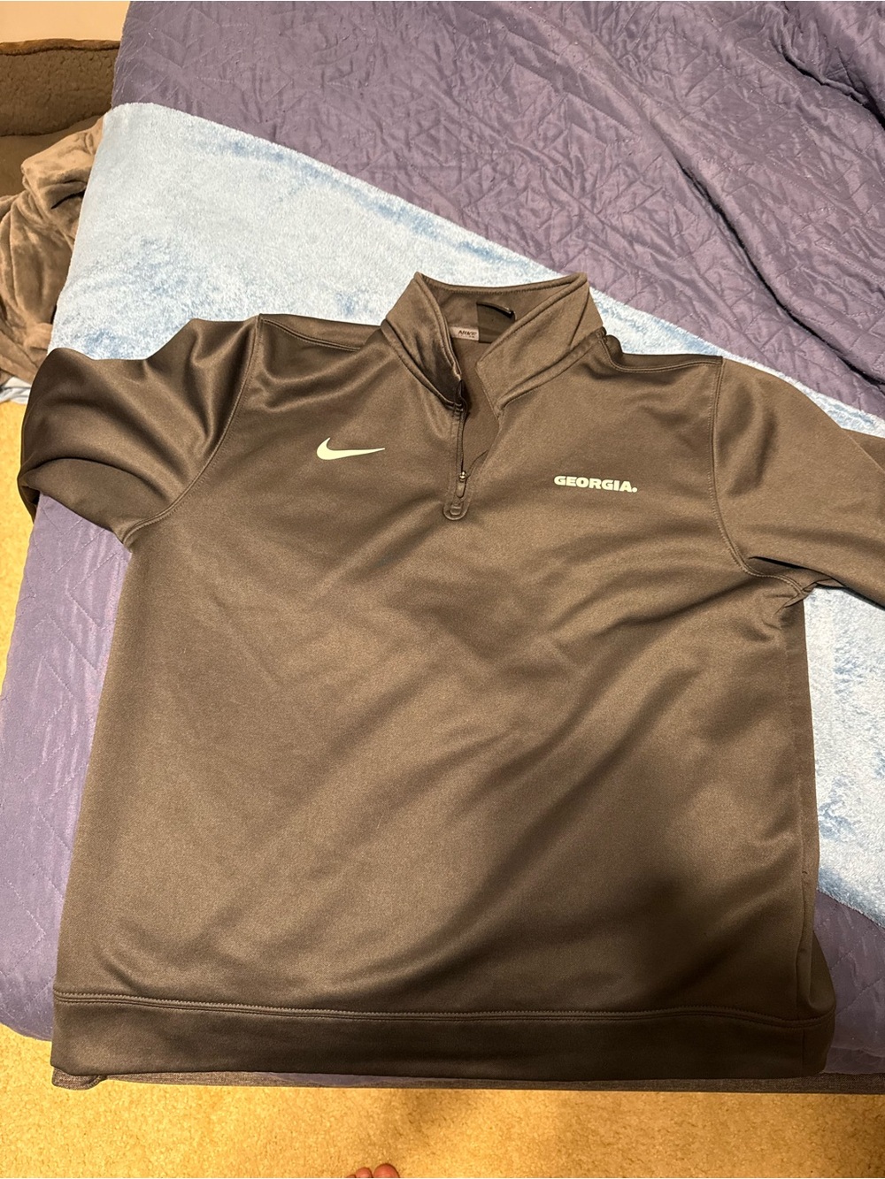 Nike youth xl Dark grey Georgia Quarter-Zip Pullover with White Logos